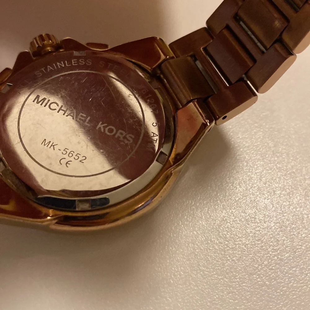 Michael Kors Rose Gold Watch - Picture 3 of 6